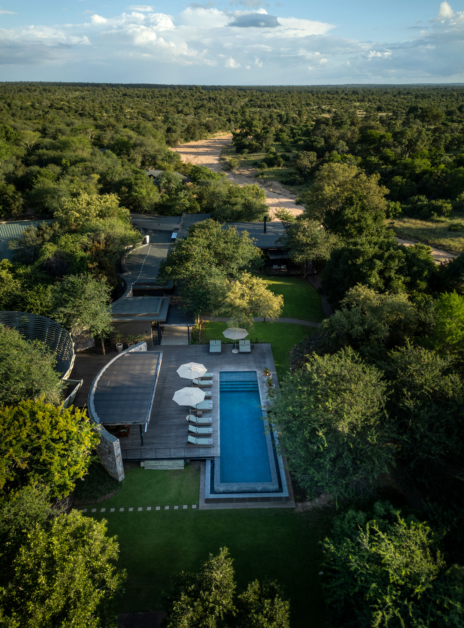 Tanda Tula Safari Camp Tanda Tula Safari Camp: Blick auf den Pool