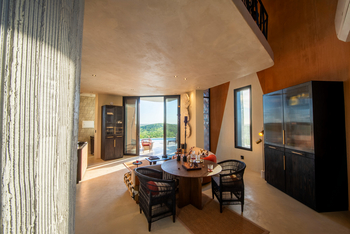 The Ekipa Etosha: Esstisch