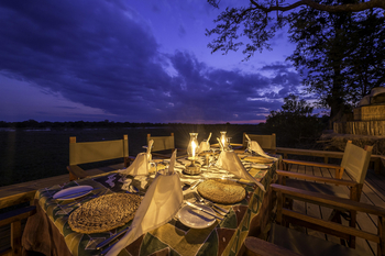 Zungulila Bushcamp: Dinner Table