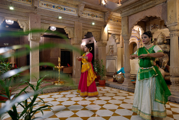 BrijRama Palace: Klassische Tanzvorführung im Innenhof