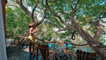 Mukambi Safari Lodge: Gästezimmer direkt am Fluss