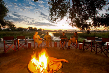 Pom Pom Camp: Lagerfeuer