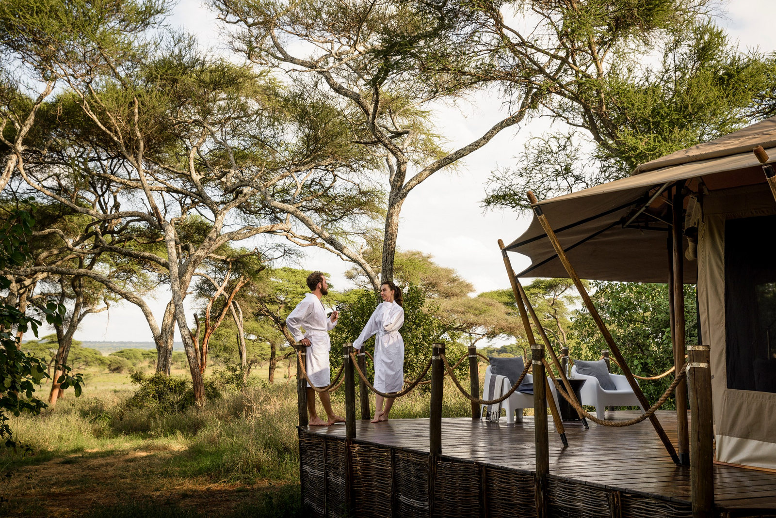 Sanctuary Swala Sanctuary Swala: Gäste auf der Veranda