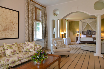 Victoria Falls Hotel: Executive Suite
