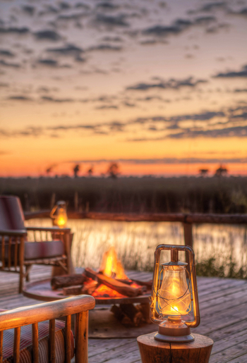 Camp Xakanaxa Camp Xakanaxa: Beleuchtung der Lodge