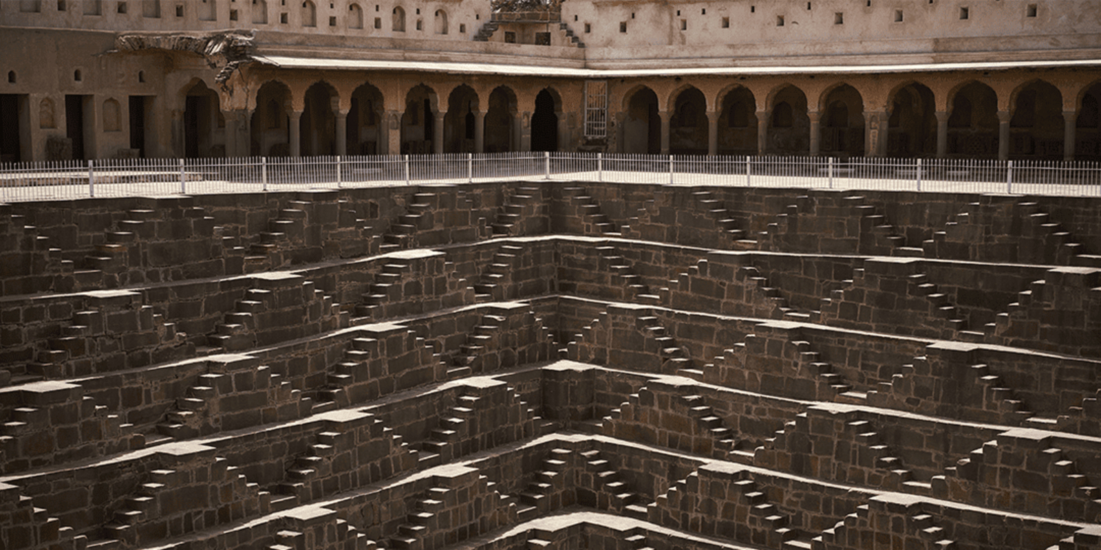 ITC Mughal Hotel ITC Mughal Hotel: Stufenbrunnen