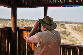 Kalahari Bushbreaks: Aussichtsturm