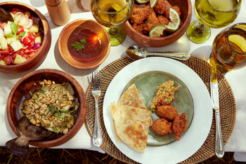 Laba Migration Camp: Verschiedene Kleinigkeiten zum Essen