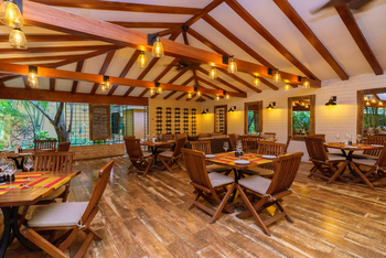 No. 5 Boutique Hotel: Restaurant