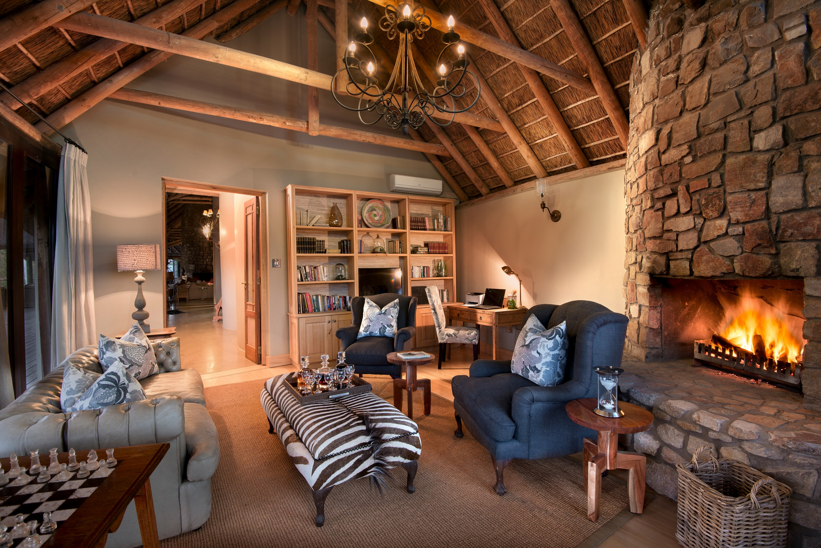 Kwandwe Great Fish River Lodge Kwandwe Great Fish River Lodge: Bibliothek