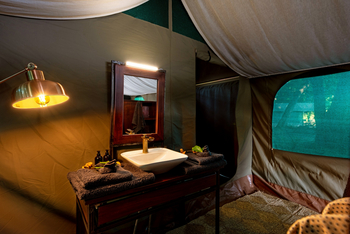 Mana River Camp Mana River Camp: Waschtisch