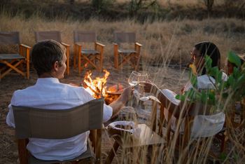 Olkeri Camp: Sundowner am Lagerfeuer
