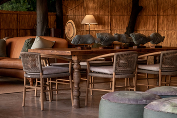 Time + Tide Mchenja Camp Time + Tide Mchenja Camp: Esstisch