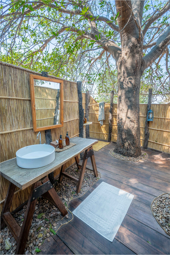 Time + Tide Nsolo: Gästebad