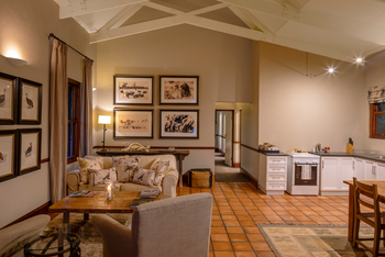 Baines River Camp: Family Chalet