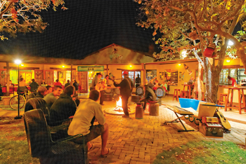 Etosha Safari Camp: Innenhof