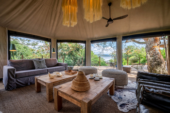 Magashi Camp: Lounge