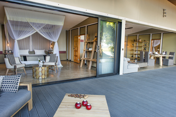 Sausage Tree Camp: Kigelia House