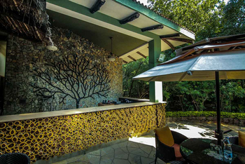 Syna Tiger Resort: Grilltheke im Garten