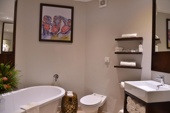 Victoria Falls Safari Lodge Victoria Falls Safari Lodge: Gästebad