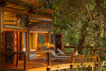 Camp Okavango: Familienunterkunft mit Veranda