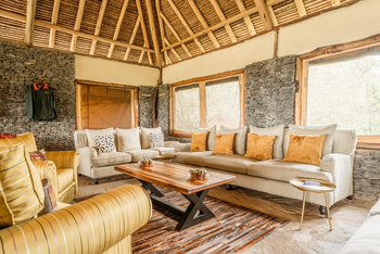 Tangulia Mara Camp: Sofaecke mit Kaffeetisch
