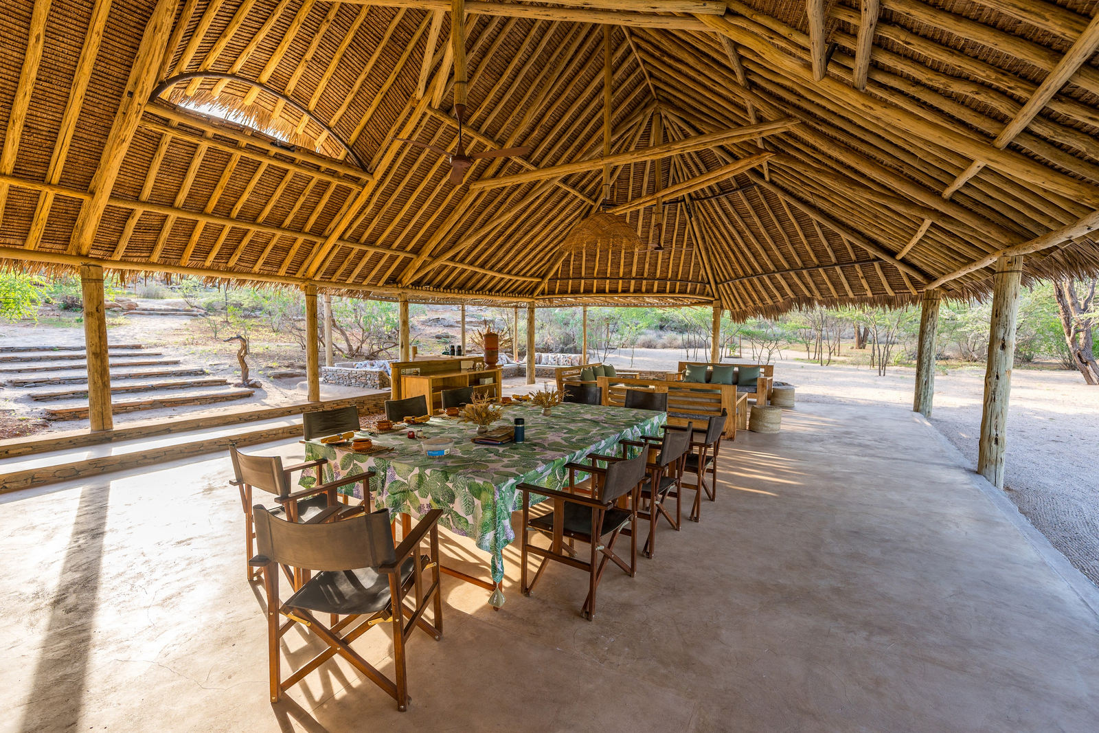 Koros Camp Koros Camp: Esstisch