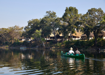 Lolelunga Private Reserve: Kanu fahren auf dem Fluss