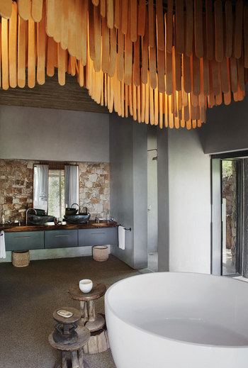 Matetsi Victoria Falls: Bad mit Waschbecken und Badewanne