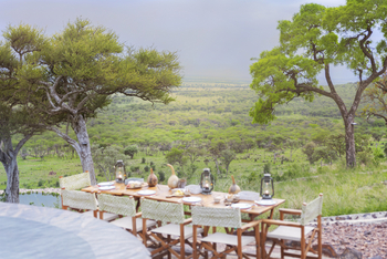 Melia Serengeti Lodge: Gruppentisch