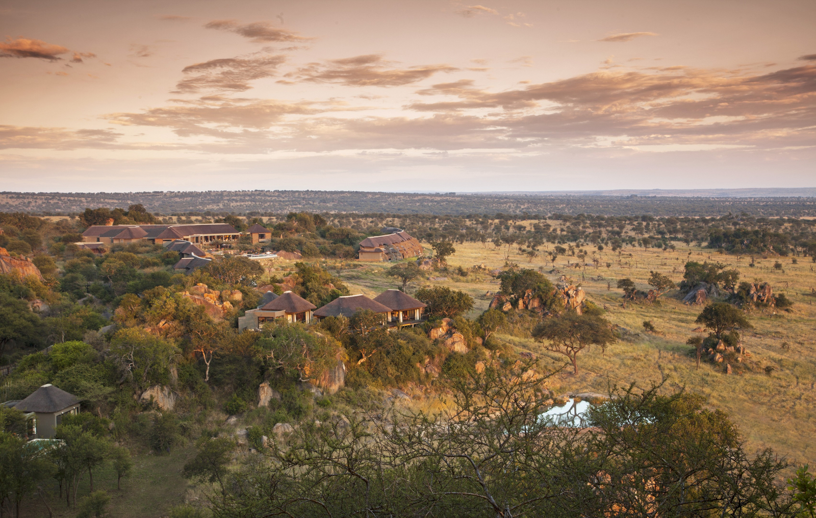 Four Seasons Safari Lodge Four Seasons Safari Lodge: Lage an einem Hügel