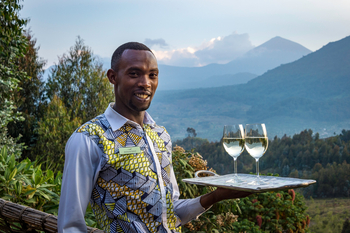 Bisate Lodge: Kellner