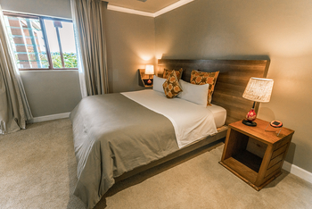 Five Volcanoes Boutique Hotel: Doppelbett in der Family Suite