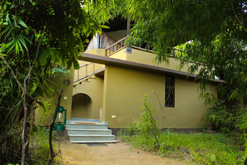 Forsyth Lodge Forsyth Lodge: Eingang zum Machaan Cottage