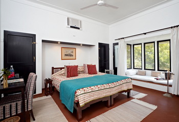 Khem Villas: Standard Room - Schreibtisch