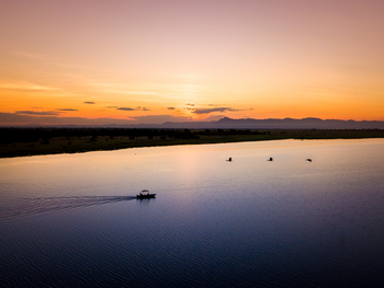 Kuthengo Camp: Luftbild Seelandschaft