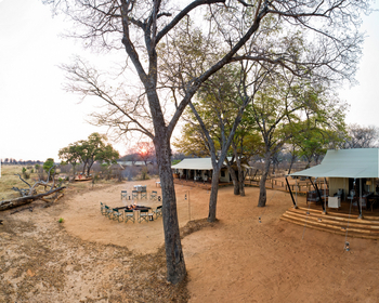 Verney's Camp: Aussenansicht