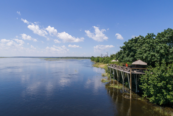 Chobe Game Lodge: Deck um die Mittagszeit