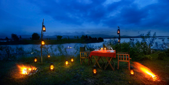 Denwa Backwater Escape: Laternendinner