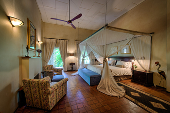 Huntingdon House: Bett mit Moskitonetz