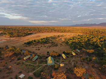 Kavinga Safari Camp: Luftbild Zentralbereich
