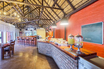 Hobatere Lodge: Buffet