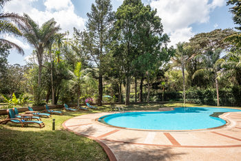 House of Waine: Geheizter Pool