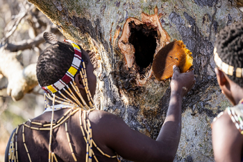Legendary Mwiba Lodge: Volk der Hadzabe