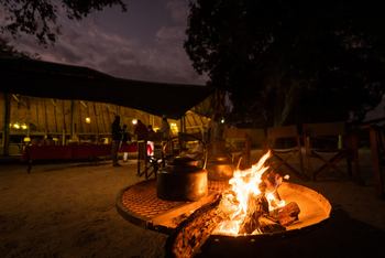 Pom Pom Camp: Feuerschale