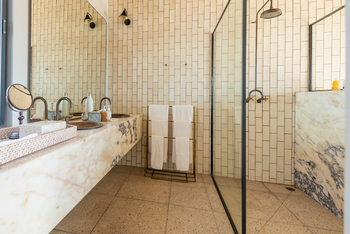 The Desert Grace: Marmorbad