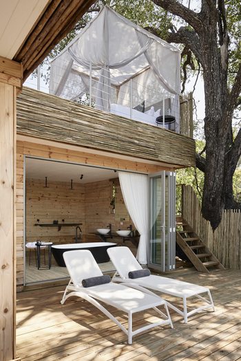 Victoria Falls River Lodge Victoria Falls River Lodge: Starbed Treehouse