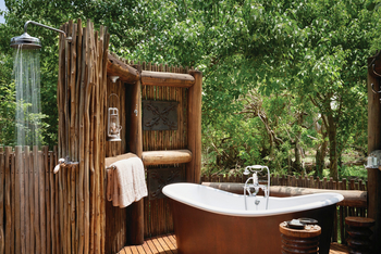 Belmond Khwai River Lodge: Außenbad