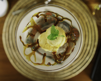 Mkomazi Wilderness Retreat: Kunstvolles Eisdessert mit Karamell und Minze