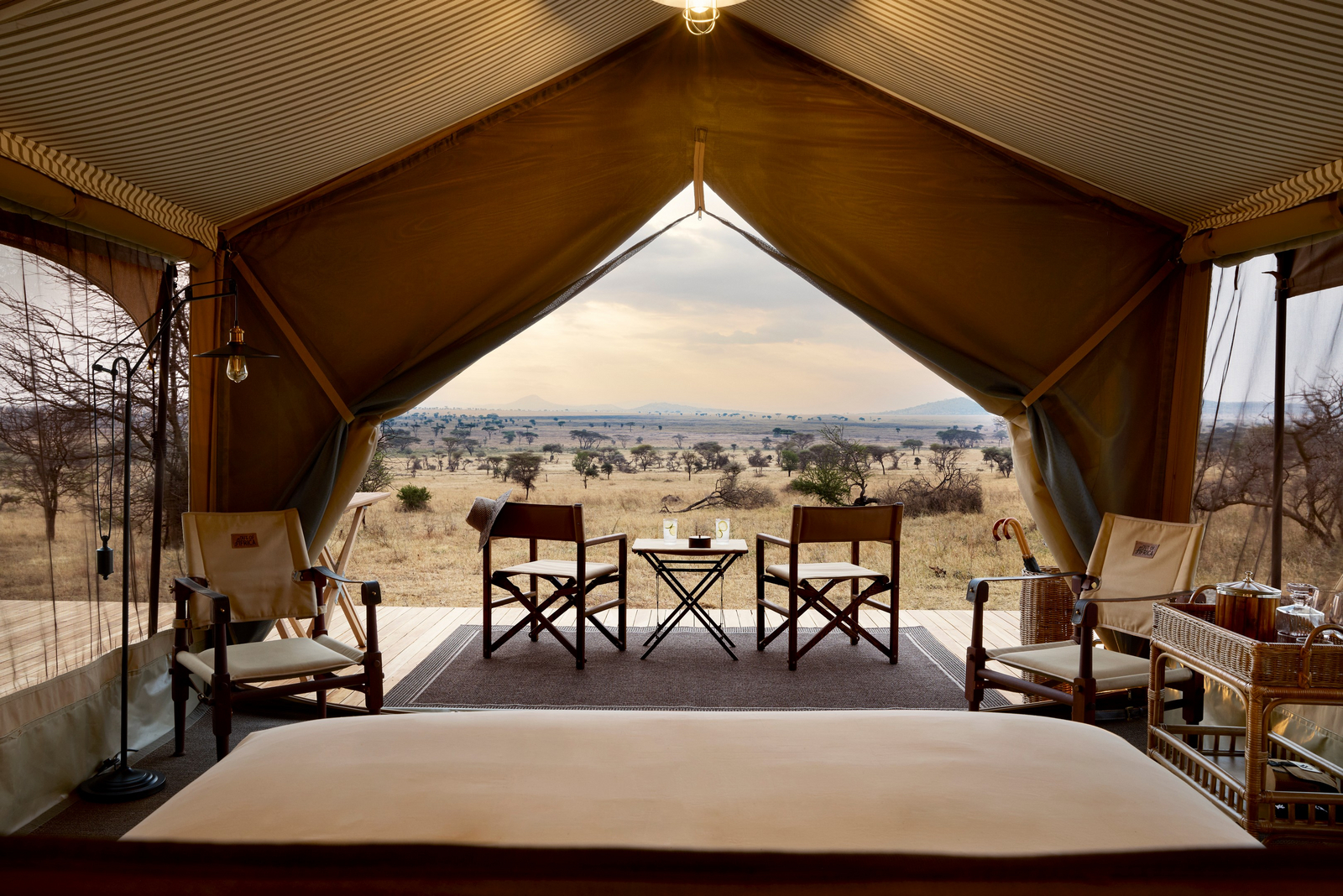 Out of Africa Legend by Laba Explorer Out of Africa Legend by Laba Explorer: Naturblick aus dem Schlafzimmer